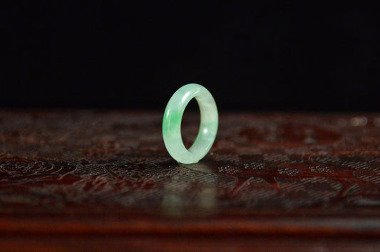 Icy Type Vivid Green Floating Flower Ring